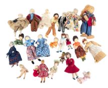 DOLLS HOUSE - COLLECTION OF VINTAGE GRECON STYLE DOLLS