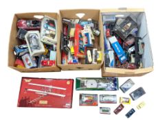 DIECAST - COLLECTION OF ASSORTED DIECAST MODELS