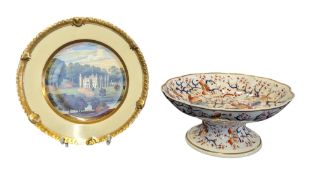 19TH CENTURY ROYAL CROWN DERBY KAKIEMON PEDESTAL DISH W/ HEREFORDSHIRE PLATE