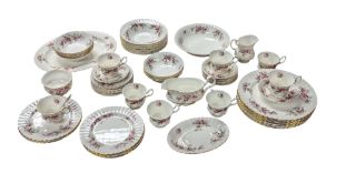 ROYAL ALBERT - LAVENDER ROSE - FINE BONE CHINA TEA / DINNER SERVICE