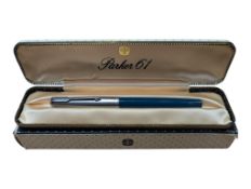 MID CENTURY VINTAGE PARKER 51 FOUNTAIN PEN HOUSED IN ASSOCIATED BOX