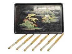 VINTAGE 20TH CENTURY CHINESE BLACK LACQUER TRAY WITH MOP INLAID FISH KNIVES