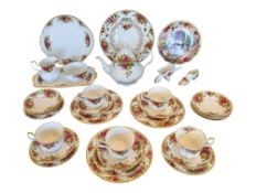 ROYAL ALBERT - OLD COUNTRY ROSES - VINTAGE BONE CHINA TEA SERVICE