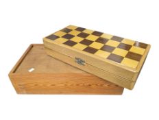 20TH CENTURY VINTAGE JAPANESE NETSUKE CHESS SET