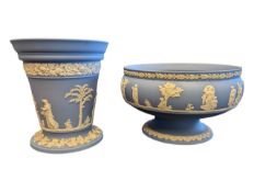 WEDGWOOD - JASPERWARE - 20TH CENTURY PORCELAIN TAZZA & FLOWER / STEM VASE