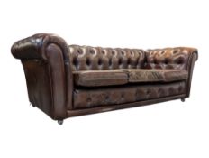 VINTAGE 20TH CENTURY CHESTERFIELD LEATHER THREE SEATER SOFA / SETTEE