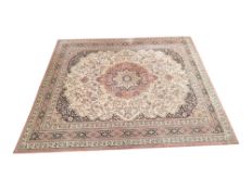 20TH CENTURY PERSIAN MAHAL WOOLLEN FLOOR RUG