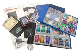 TRADING CARDS - 90s SIGNED IAN MCKELLAN WITH MARVEL DC COMIC TRADING CARDS AND POSTERS