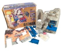BATMAN - VINTAGE TOYBIZ BATMAN BATCAVE PLAYSET