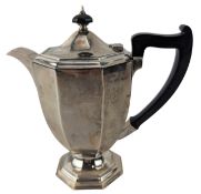20TH CENTURY ELIZABETH II HALLMARKED SILVER COFFEE POT