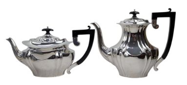 EARLY 20TH CENTURY GEORGE V HALLMARKED SILVER TEAPOT & COFFEE POT SET