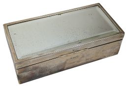 GEORGE V HALLMARKED SILVER & WOOD LINED DESK TOP CIGARETTE CASE