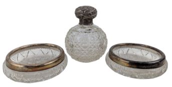 THREE HALLMARKED SILVER & CUT GLASS ITEMS INCLUDING A VICTORIAN SCENT BOTTLE