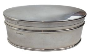 20TH CENTURY GEORGE V HALLMARKED SILVER JEWELLERY / TRINKET BOX