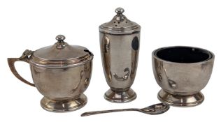 20TH CENTURY ELIZABETH II HALLMARKED SILVER & BLUE GLASS CRUET SET