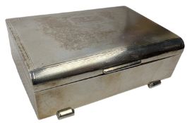 20TH CENTURY HALLMARKED SILVER & WOOD LINED DESK TOP CIGARETTE CASE