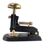 El CASCO - SPANISH DESK STAPLER