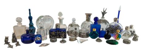 MIXED SELECTION OF PERFUME SCENT BOTTLES