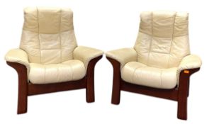PAIR OF CONTEMPORARY EKORNES STRESSLESS WINDSOR WHITE LEATHER ARMCHAIRS