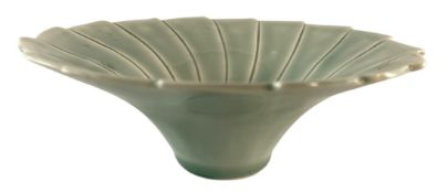 20TH CENTURY STUDIO ART POTTERY FOOTED DISH IN CELEDON GREEN