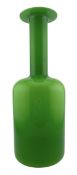 OTTO BRAUER (1911-1984) FOR HOLMEGAARD, 'GULVVASE' - GREEN-CASED BOTTLE VASE