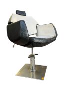 HD BROWS - MODERN BEAUTY SALON ARMCHAIR