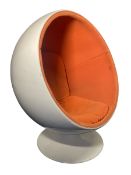 EERO AARNIO - BALL CHAIR - 1960S SWIVEL LOUNGE CHAIR