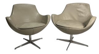 GRASSOLER ROSETTA - MATCHING PAIR OF SPANISH DESIGNER EGG CHAIRS