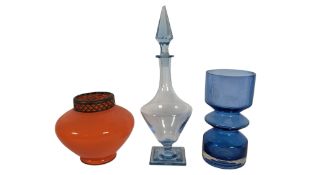 COLLECTION OF 20TH CENTURY GLASS PIECES