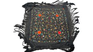 1930S VINTAGE EMBROIDERED PIANO SHAWL