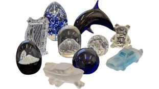 PAPERWEIGHT COLLECTION - VINTAGE 20TH CENTURY & LATER STUDIO ART GLASS PAPERWEIGHT