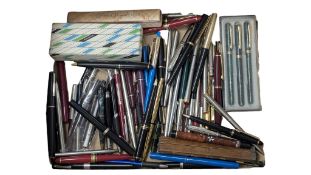 LARGE COLLECTION OF VINTAGE 20TH CENTURY WRITING PENS