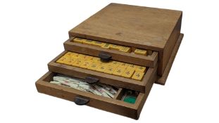 VINTAGE 20TH CENTURY CHINESE MAHJONG SET