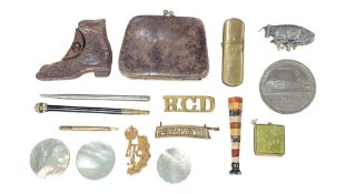COLLECTION OF 20TH CENTURY VINTAGE CURIOS