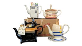 FOUR LATE 20TH / 21ST CENTURY CERAMIC HOUSEHOLD NOVELTY TEAPOTS