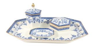 WEDGWOOD - ANTIQUE WEDGWOOD DRESSING TABLE SET