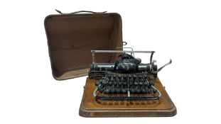 EARLY 20TH CENTURY MODEL 7 BLICKENSDERFER PORTABLE TYPEWRITER