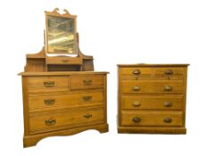 OAK EARLY 20TH CENTURY DRESSING CHEST OF DRAWERS / WITH ANOTHER CHEST OF DRAWERS