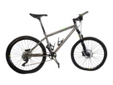 AIRBOURNE LUCKY STRIKE TITANIUM MOUNTAIN BIKE