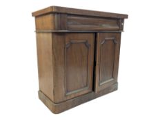 VICTORIAN 19TH CENTURY MAHOGANY SIDEBOARD