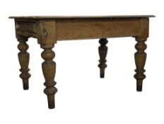 VICTORIAN 19TH CENTURY PINE KITCHEN TABLE