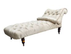 19TH CENTURY VICTORIAN BUTTON BACK CHAISE LONGUE / DAY BED