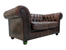 20TH CENTURY CHESTERFIELD STYLE LEATHER TWO SEATER SOFA