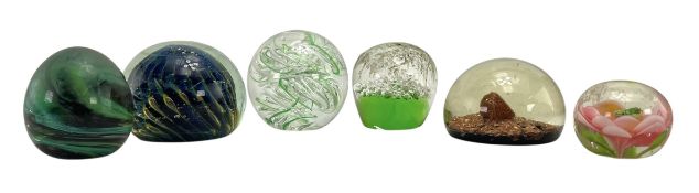 20TH CENTURY COLLECTION OF GLASS PAPERWEIGHTS