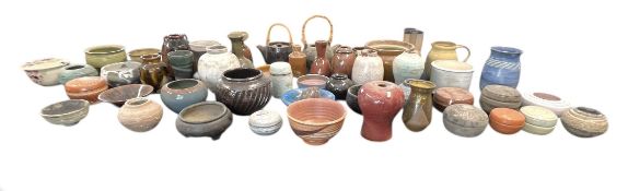 LARGE COLLECTION OF VINTAGE 20TH CENTURY & CONTEMPORARY STUDIO ART POTTERY ITEMS