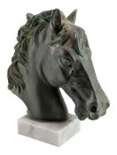 20TH CENTURY BRONZE EFFECT SCULPTED HORSE'S HEAD, IN A CLASSIC PERIOD STYLE