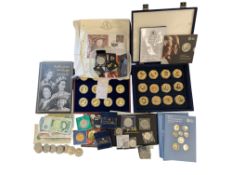 UNITED KINGDOM - LARGE COLLECTION OF VINTAGE 20TH CENTURY UNCIRCULATED COMMEMORATIVE COINS