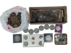 UNITED KINGDOM - COLLECTION OF VINTAGE 20TH CENTURY COMMEMORATIVE COIN COLLECTION
