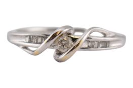 DIAMOND CROSSOVER RING