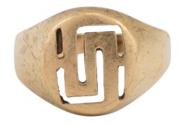 GOLD SIGNET RING
